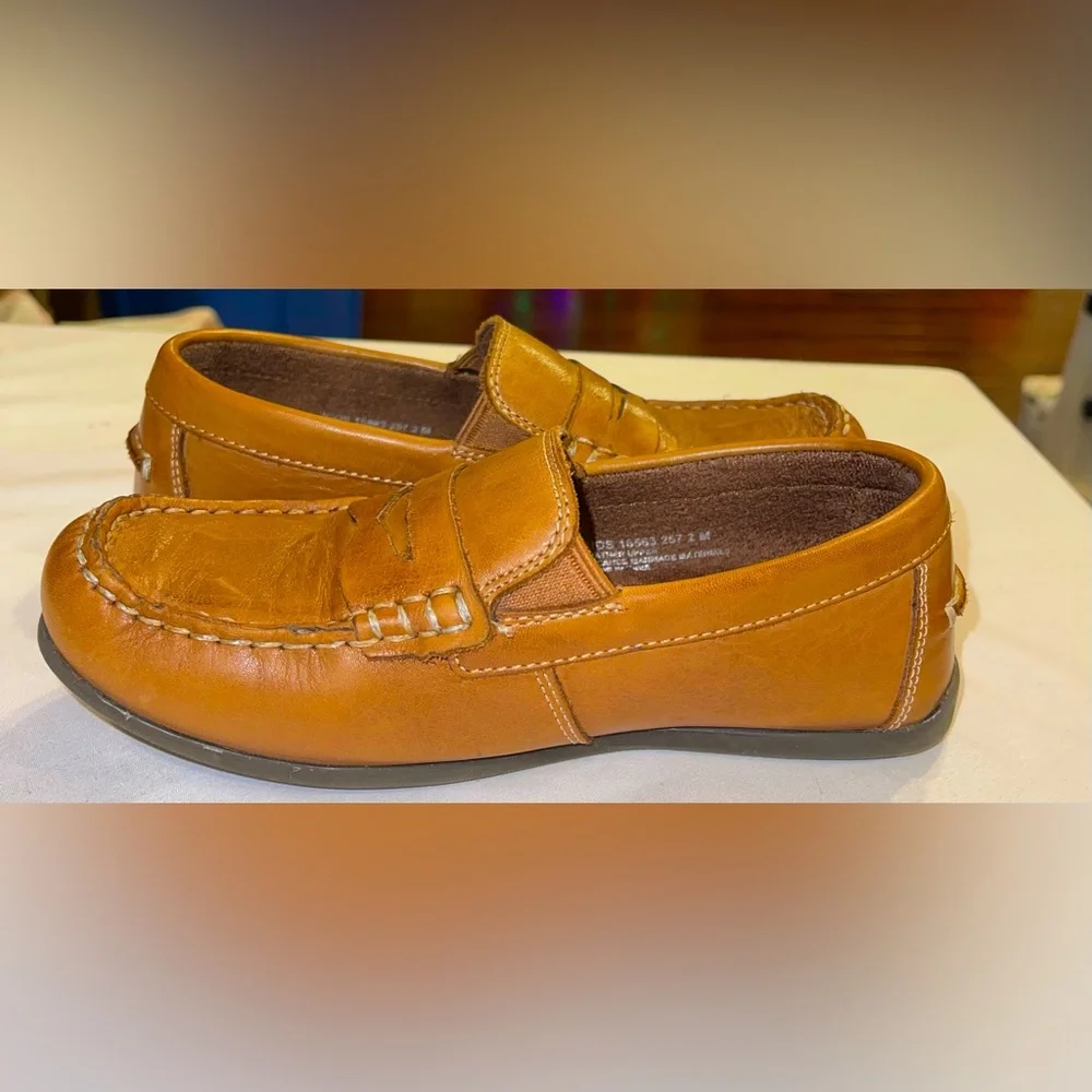 Florsheim kids 2M Boys brown leather slip on loafer memory foam